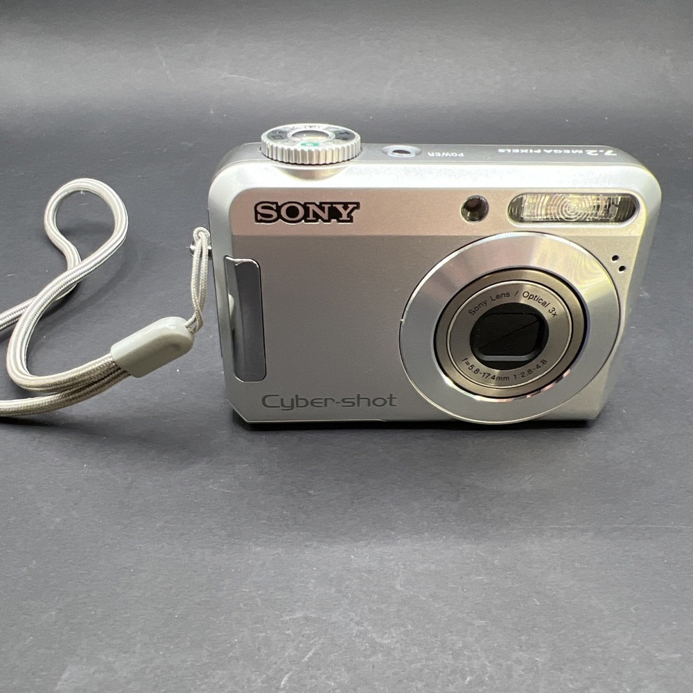 SONY Cyber-shot DSC-S650 Digital Camera - 7.2MP / 3x / AA / 1GB Card - Tested